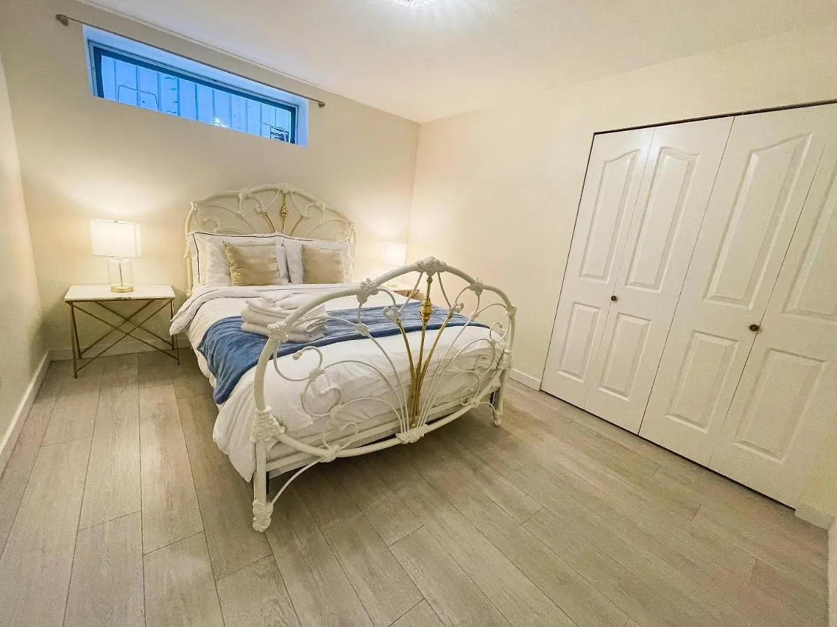 Adorable 2-Bedroom Basement In Vancouver Canada